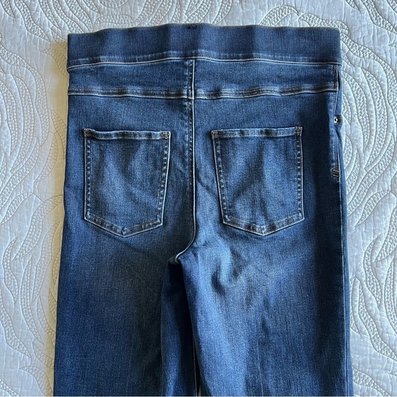SPANX - Cropped Flare Jeans with Raw Hem - Medium Wash - Picture 9 of 12